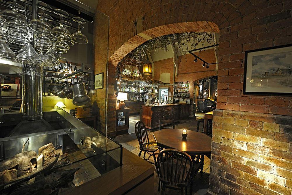 The Cholmondeley Arms Hotel Wrenbury Esterno foto