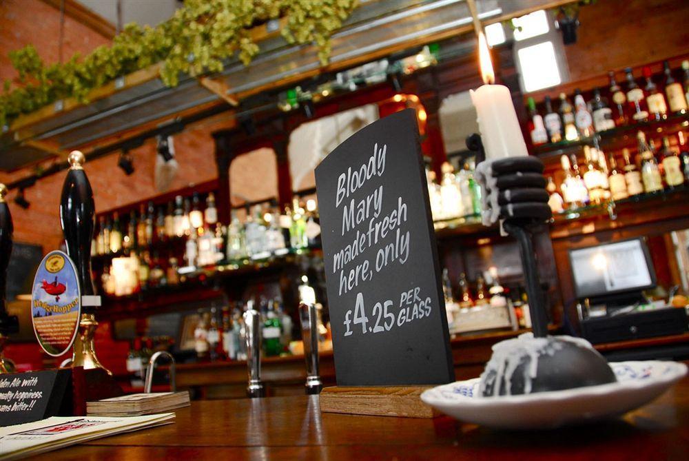 The Cholmondeley Arms Hotel Wrenbury Esterno foto